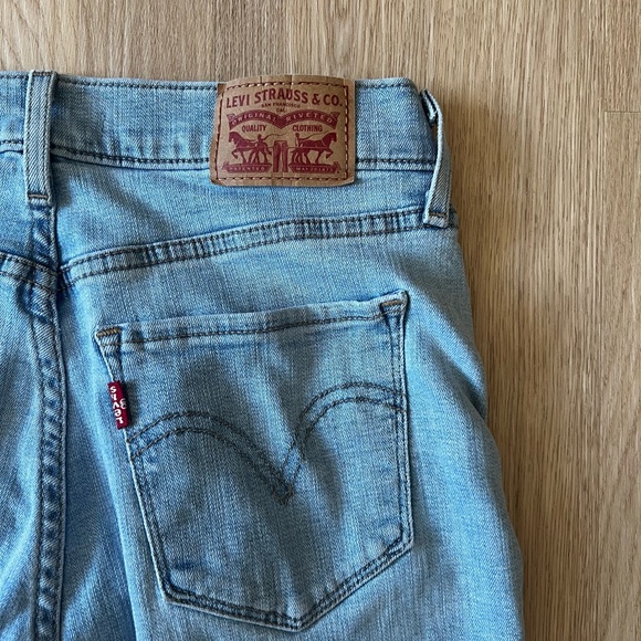 Levi’s Classic Straight Denim Jeans - Picture 4 of 4